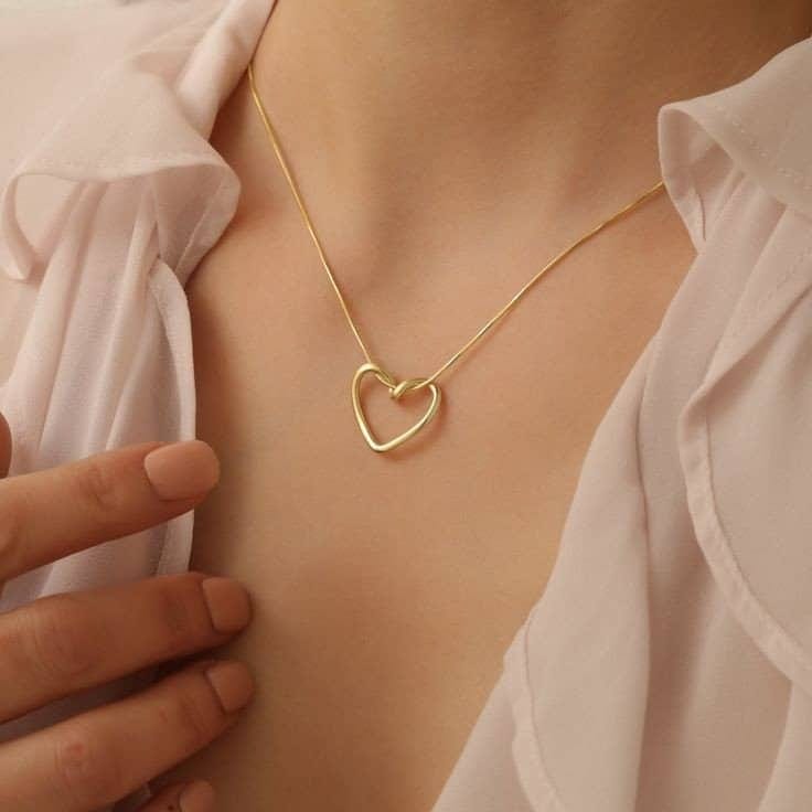 Heartline Necklace (Yellow Gold)